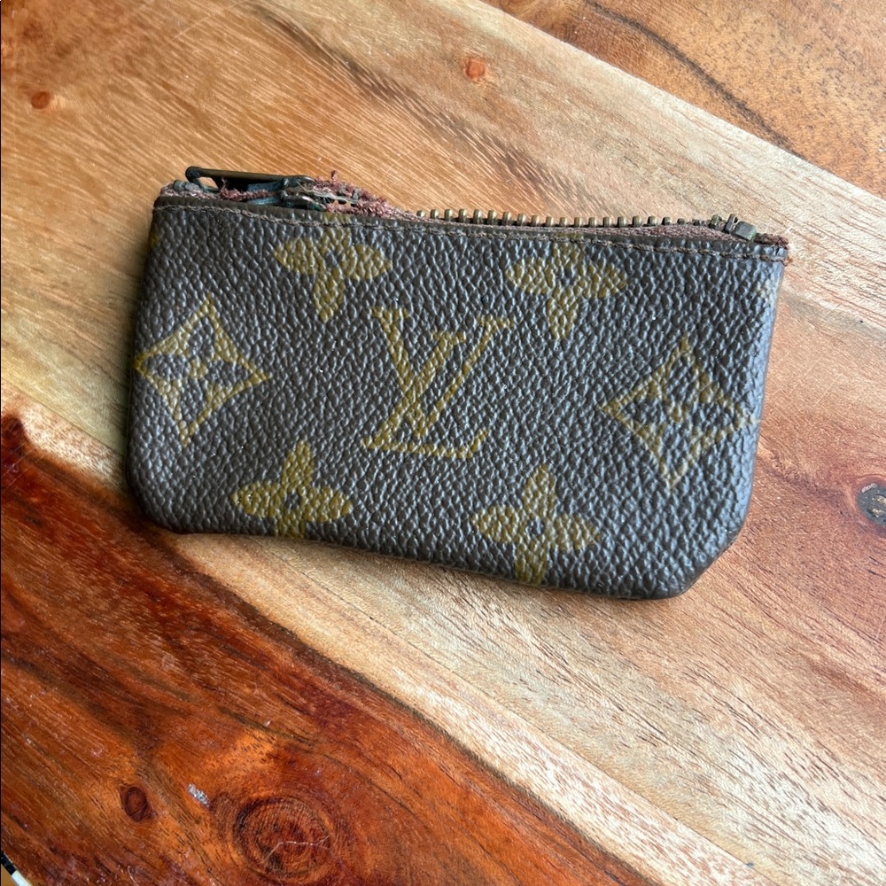 Louis Vuitton Brown and Gold Monogram coin Pouch - Picture 2 of 5